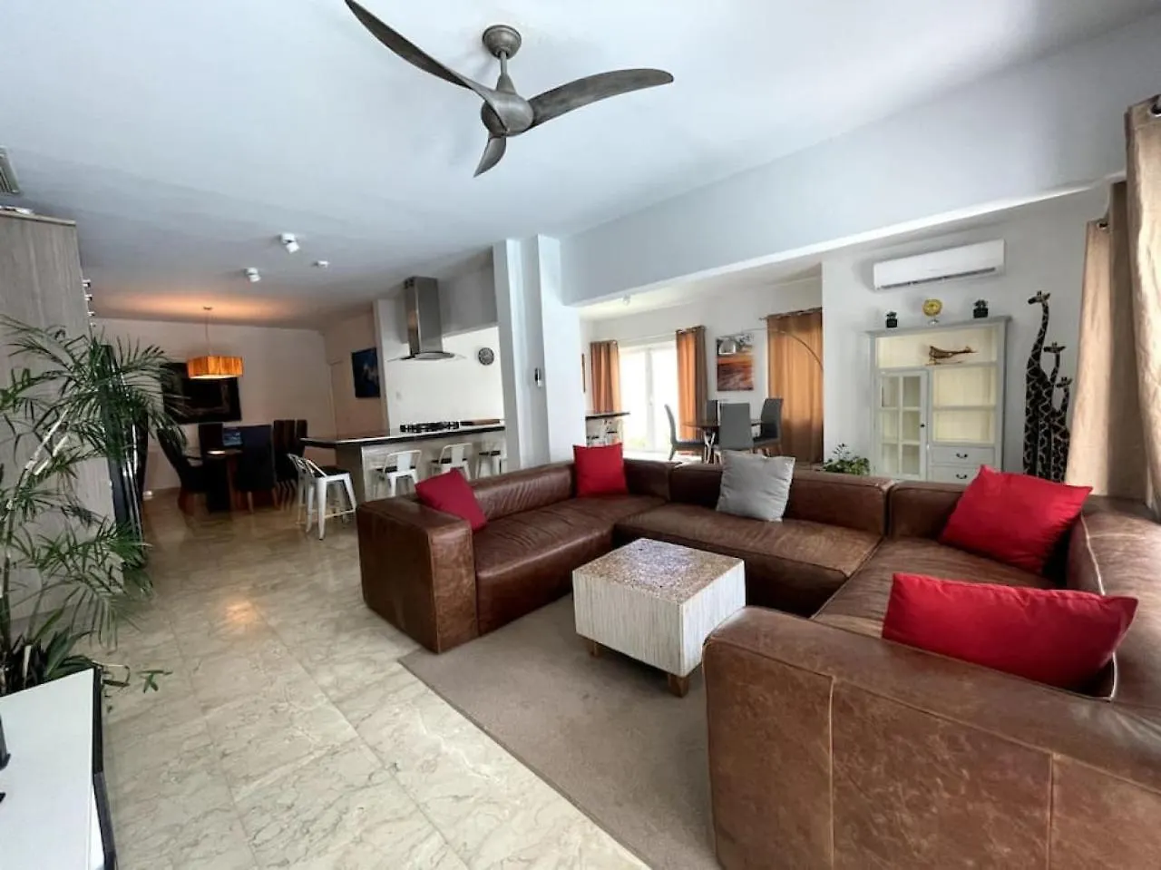 Private 7 Bedroom Villa And Pool Near Palm Beach Aruba